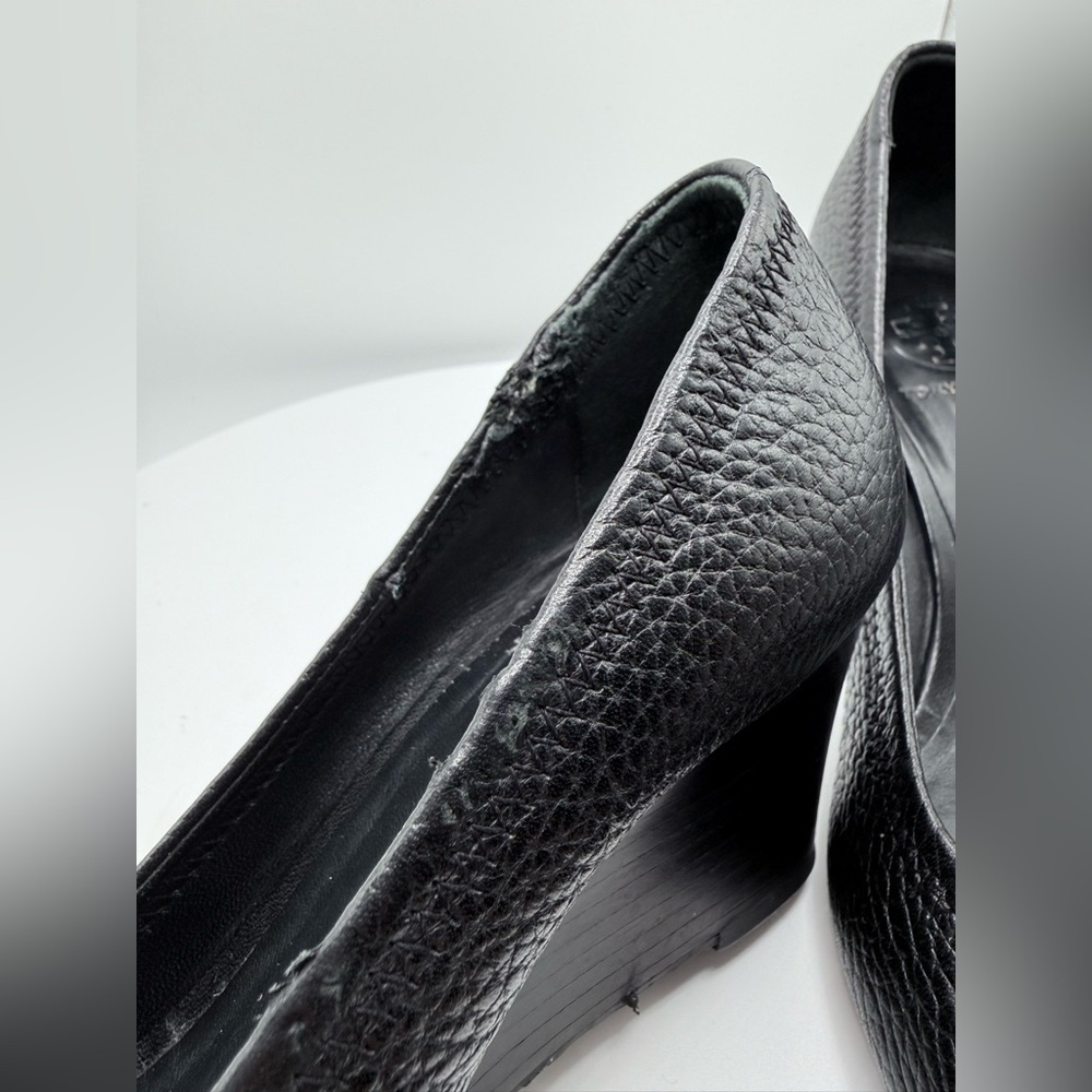 Authentic Tory Burch Womens Sally 2 Black Leather Wedge Pump Heels Size‎ 7.5M - Picture 7 of 7